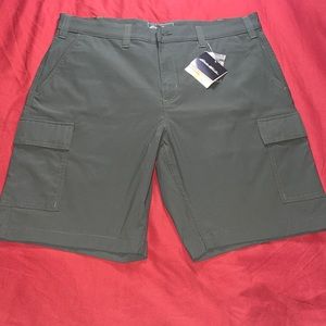 Eddie Bauer Horizon Guide 10" Dark Green Cargo Shorts Size 38